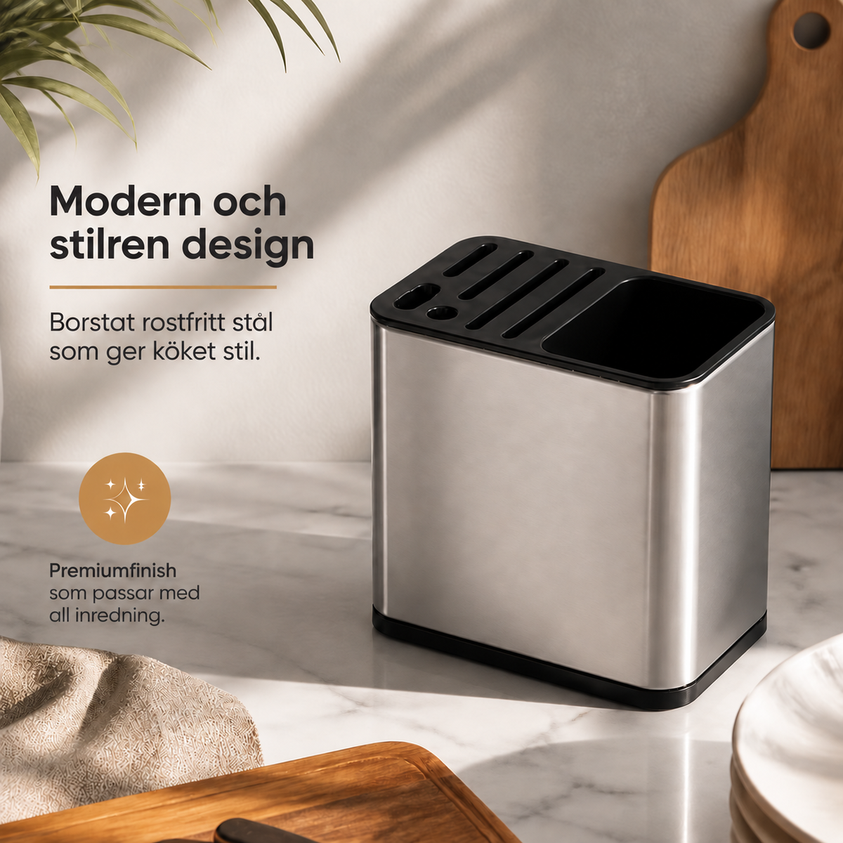 Köksorganisatör på köksbänk med knivar och köksredskap