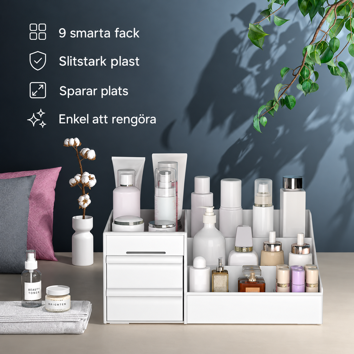 Vit sminkorganizer fylld med hudvårdsprodukter
